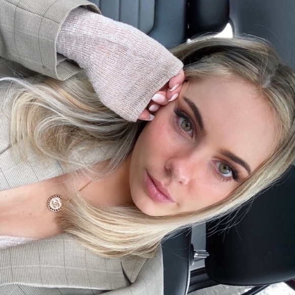 Meet your Posher, Megan - Picture 1 of 1